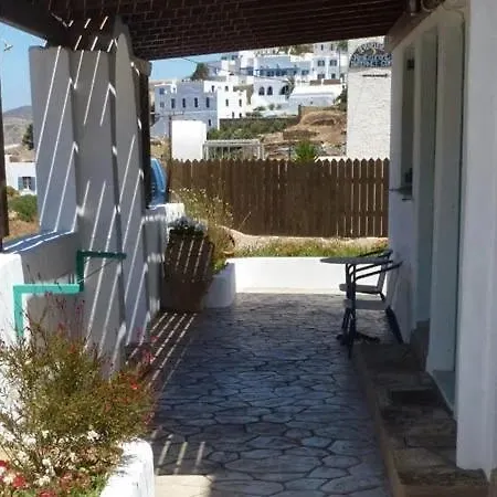 Four Season Hotel *
